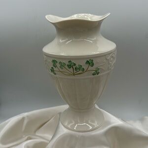 Shamrock Heritage Vase 2008.  Limit Edition 2782/4000